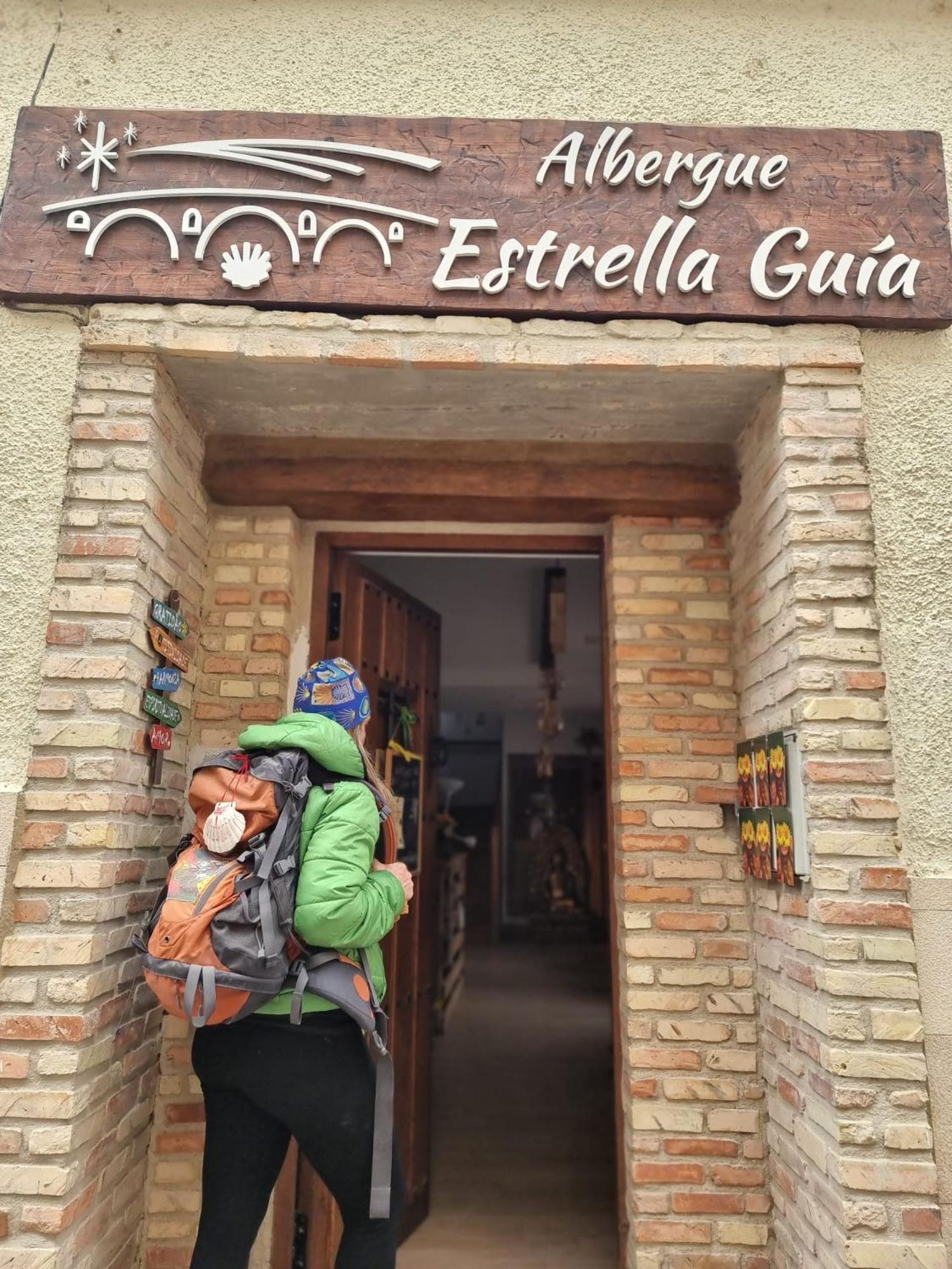 Albergue Estrella Guia Puente la Reina Exteriér fotografie